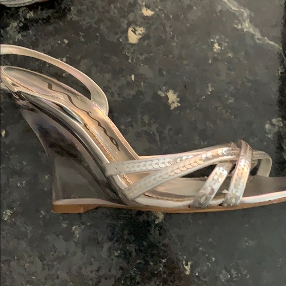 Sequin strappy sandals - Picture 3 of 6